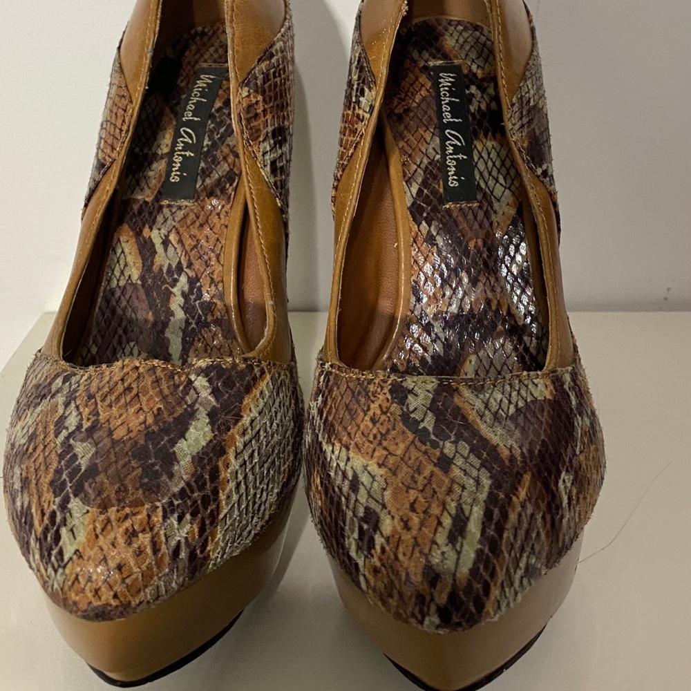 Brown snake print